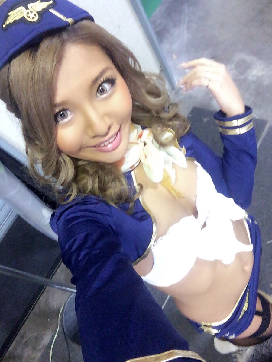 長谷川夏樹　『黒ギャルビッチ航空』CAコスプレでのエロ尻が挿入を誘ってる件
