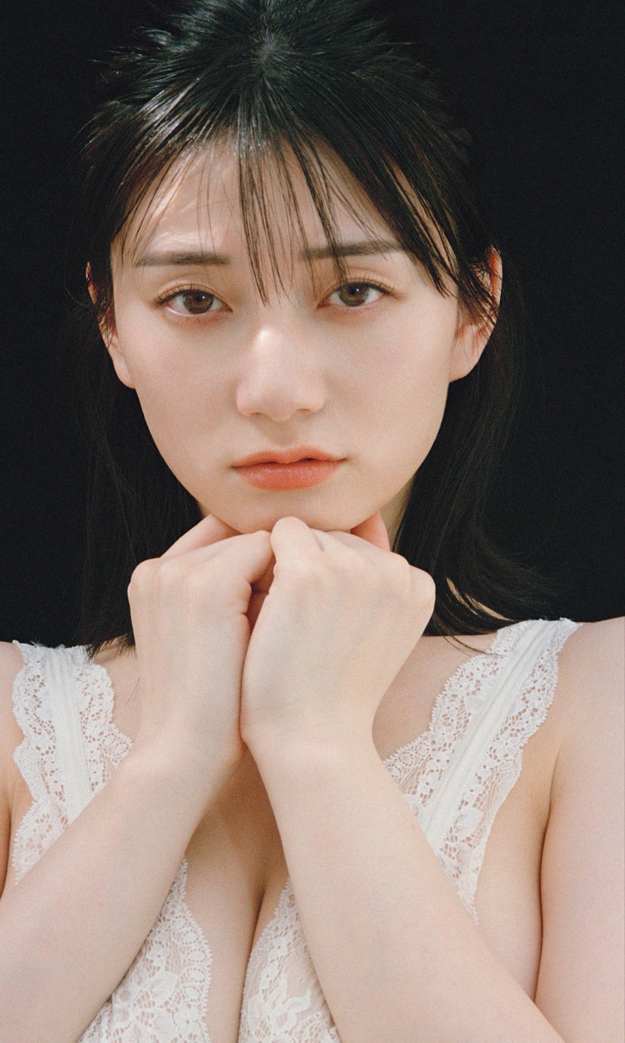 瀬戸環奈 Jカップがポロリしてしまうビキニ姿がレベチで抜ける！ヌード写真集『裸のマーメイド』が爆売れ！